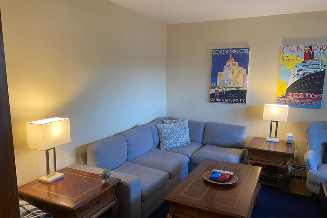 Living Space - Oak Square 3 Bed Nonantum St Apartments