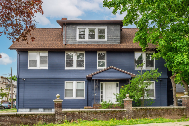 Outside - Renovated 4 bedroom near campus