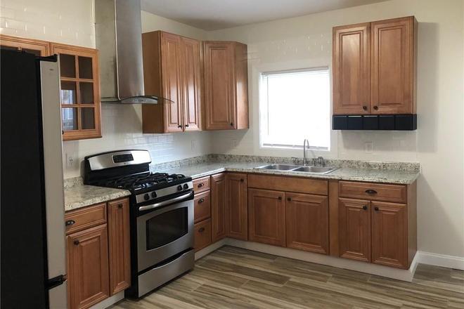 kitchen - Sunny first floor floor apartment located in desirable West Side neighborhood Providence.