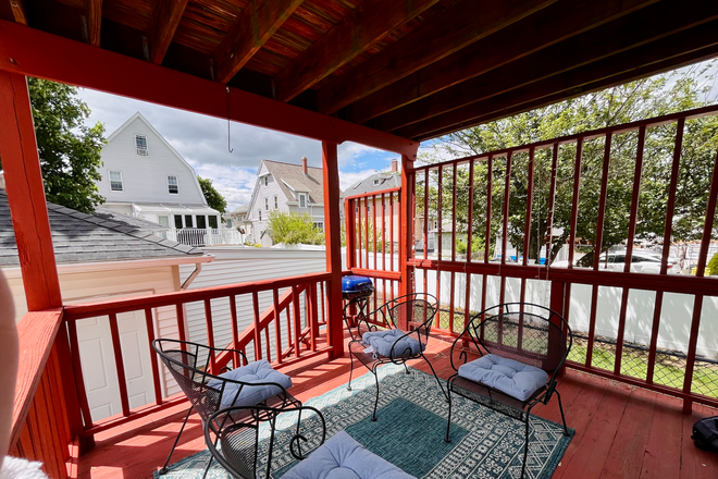 porch - Room in house near Quincy Wollaston Beach