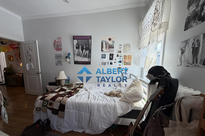 Bedroom #3 - 1st Floor 4-Bed 2-Bath on greylock!! Apartments