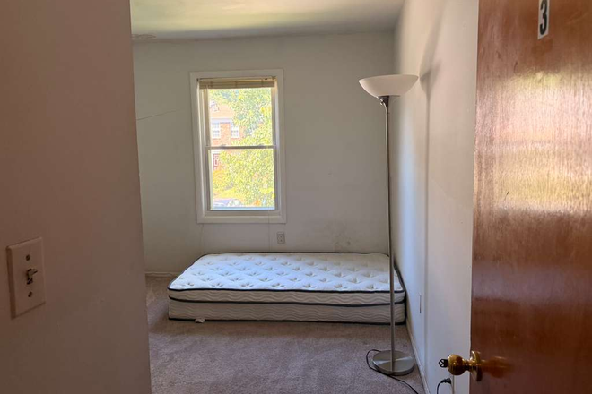 Bedroom - Sublease (anytime between June 1 and July 31) Townhome