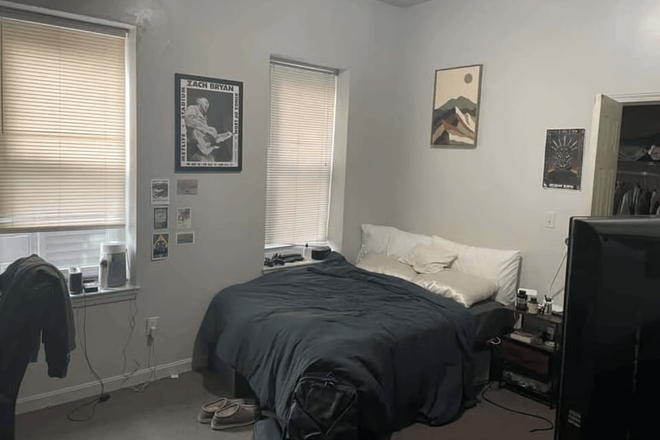 Bedroom - 1 Bedroom in Apartment 15 min walk from NEU, Right next to Roxbury Crossing Orange Line stop