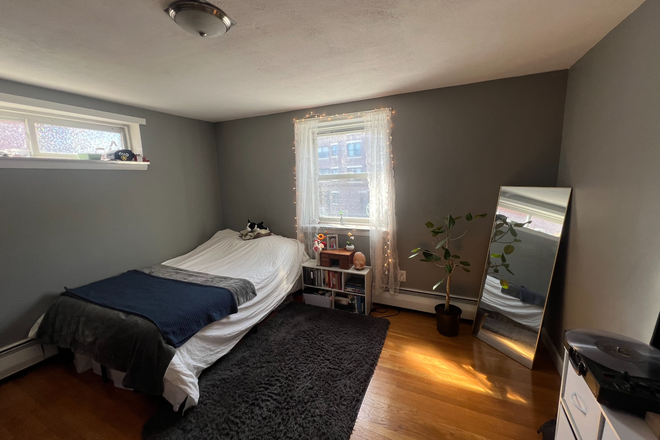 Bedroom - Spacious Sublet Apartment Summer 2026 | Near T stop | AC in unit | 2 Bed 1 Bath