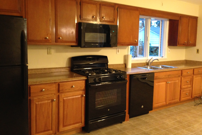 Kitchen - 4BR home-Clearview Ave-Princeton