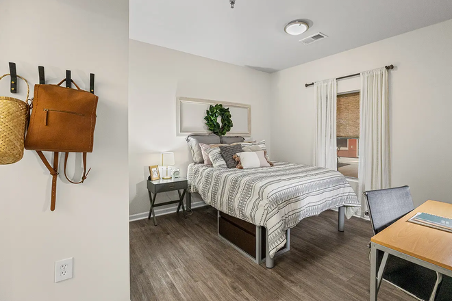 Bedroom - Chauncey Square, close to campus Apartments