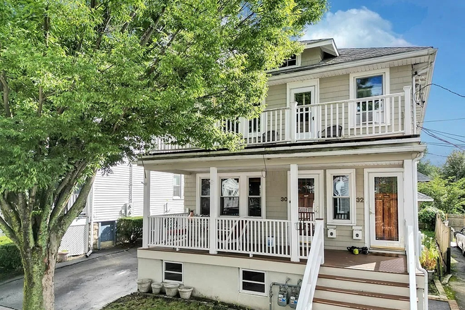 Frontdoor - 30 Chetwynd Rd Apartments, Somerville. NO FEES