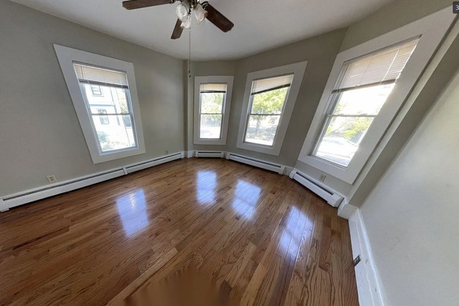 Living room - Wonderful 2 Bed / 1 Bath with private deck! Available 9/1/26!! Apartments