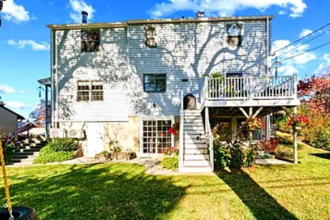 Back of house - House for 1-2 roommates