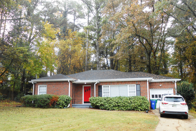 Street view - one car garage - 3/2 Brick Ranch $2850 month - Near Emory - CDC -Toco Hill - Arthur Blank Hospital - VA
