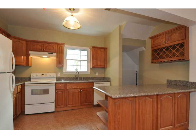 kitchen - Starting at $650* Utilities included!!Fast Internet!Available September5th! House