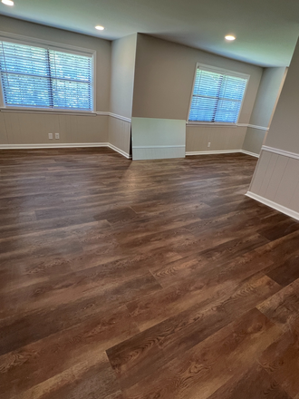 living room - 2 BR / 1 BA apt. close to campus