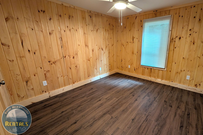 Photo - Available Now: House on AppleCart Stop!