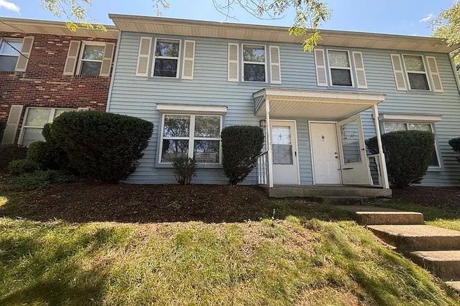 Front - Just $425/bedroom! Pheasant Run Townhouse - Available for Fall Semester!