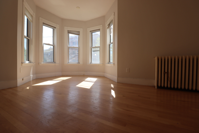 #5 Living room - TWO available apartments --1 bed/1bath -- Harvard Square - August 1st and September 1st