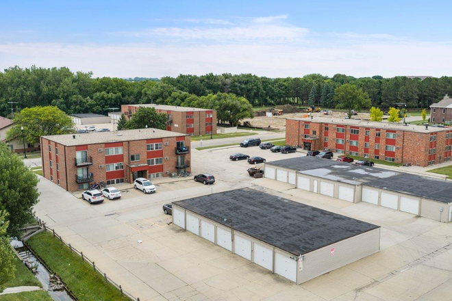 Exterior - Village Square Apartments