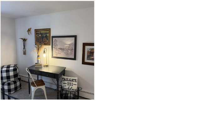 bedroom - Den at Cedar Ridge 2 bedroom townhome apartment 1350 per month to add all utilities b