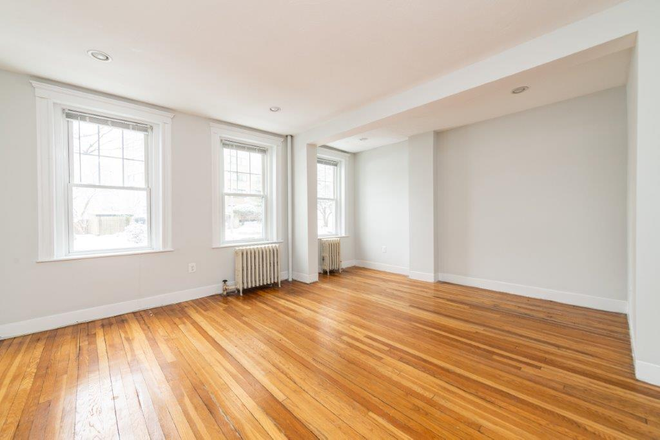 1 - Modern Brighton 2BR Near Cleveland Circle | Heat & Hot Water Included | Pet Friendly