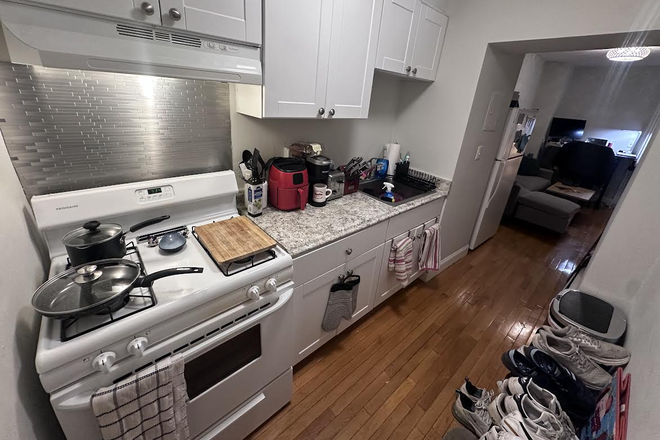 kitchen - 1 bed 1 bath (North End) Apartments