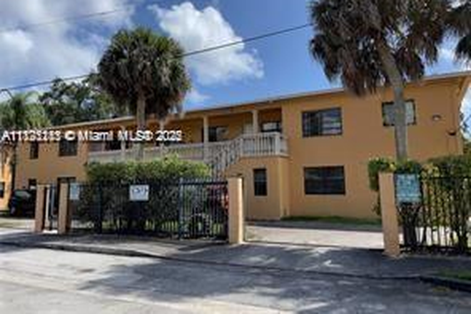 Outside look of the building - South Miami Villas Condo