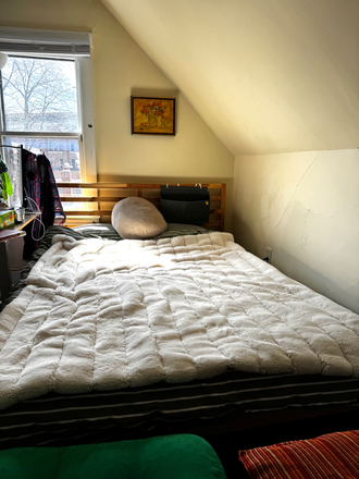bedroom - Cozy Furnished Studio Summer Sublet (May 25- Aug 25) Apartments