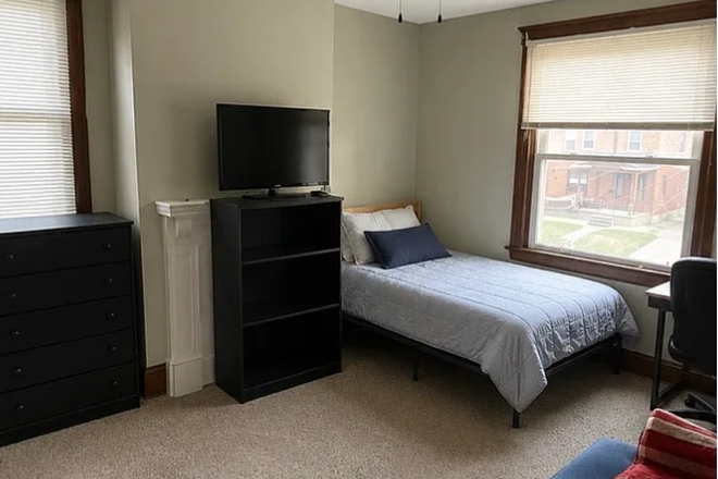 bedroom - Great Student Location - Leasing for 2026-27 House