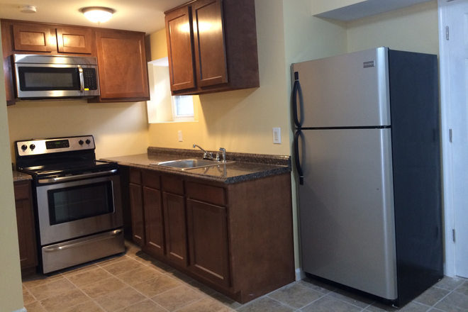 kitchen - 2 Bedroom Apartment Only 2 Blocks from Homewood Campus!