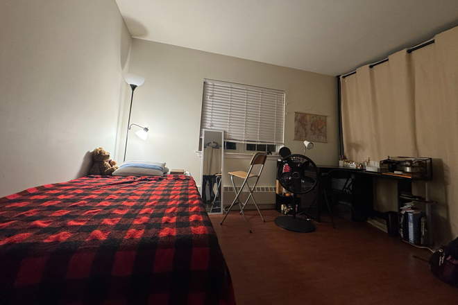 Furnished room - Private Living Room in Presidential II (Shared Housing)