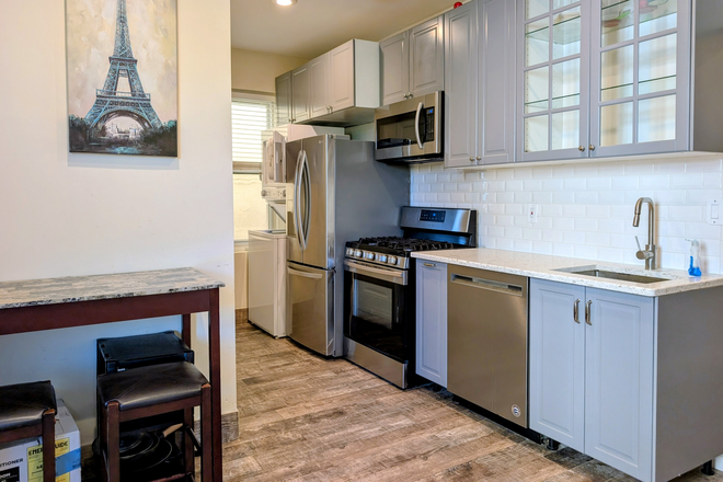 Kitchen - Downtown 2b1b updated apartment - steps away from Nassau Hall