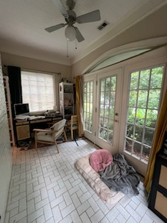 Sunroom/office - 2 ba, 2 brs, sun room/office, patio, large open eat-in kit