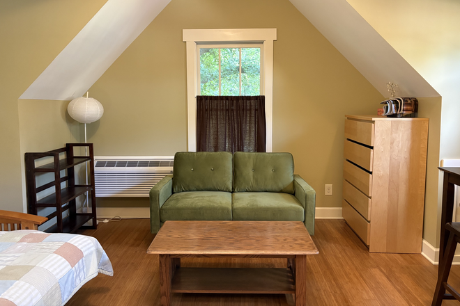 Sitting Area - Peaceful Studio Apartment near Oakhurst