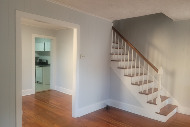 Living Room - 2 Bedroom - Hopewell Boro Charmer Townhome