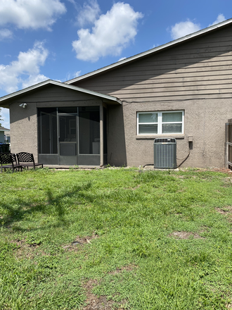 Backyard - 2/2 Duplex for Rent Duplex