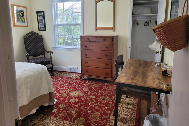 Bedroom - Short term:Furnished room with private bath-Franklin Ave-Princeton
