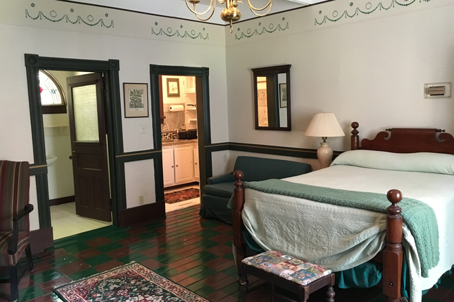 Spacious single bedroom unit with private bath and kitchen area in the 1857 Ladysmith House - Piney Grove at Southall's Plantation - off Scenic Virginia Rt. 5