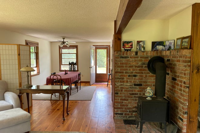 Large south-facing windows and a woodstove - Quiet Furnished Country Whole House incl. utils thru end April (flexible)