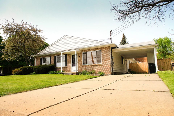 Carport - Tidy Duplex Walk to K-12 Schools and MSU Campus! Duplex