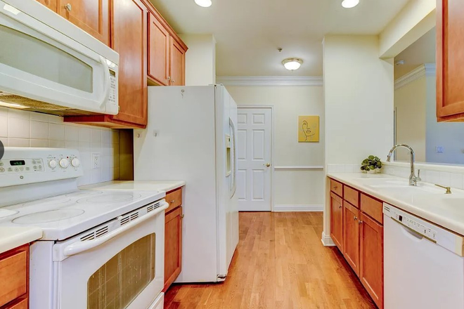 Kitchen - Spacious 2BR/2BA Near Princeton University in Quiet Plainsboro Community Condo
