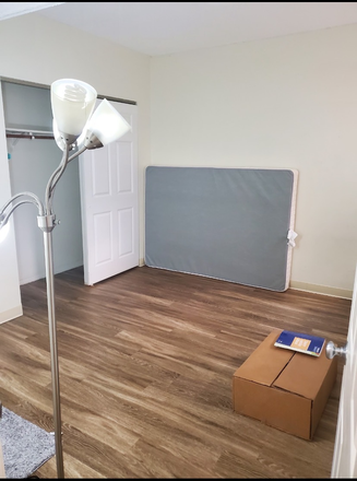 room - (all utility included) 26Fall Really Good location! Near NEU/HMS/BU