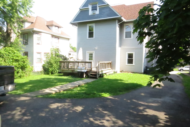 Exterior - Large house with 6 bedrooms, 3 bathrooms . All updated 6 years ago. Walk to xavier.