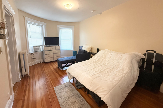 living/sleeping area - Sunny Washington Square studio with updated kitchen - NO FEE! Apartments