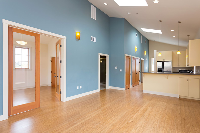 - Available Unit In The Heart Of Elmwood!