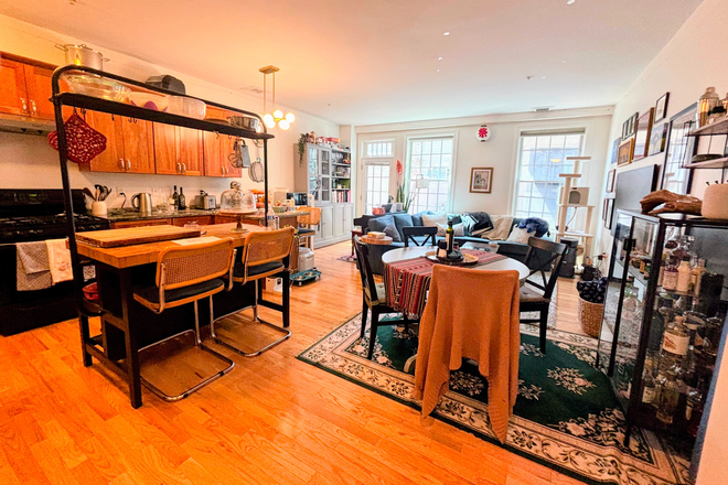 living - 3 bedroom condo with gated parking (.6 from Central Sq T stop)