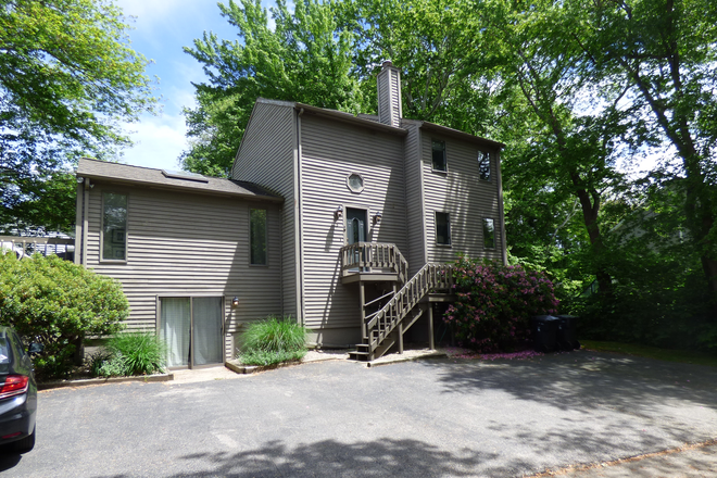 Front of House - Available for a group of 5! 5 Bedroom in Bonnet Shores!