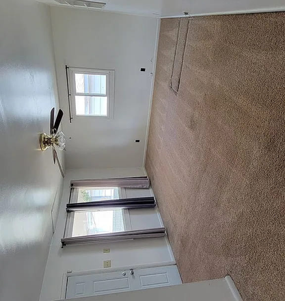 Back living room - Roomate wanted House