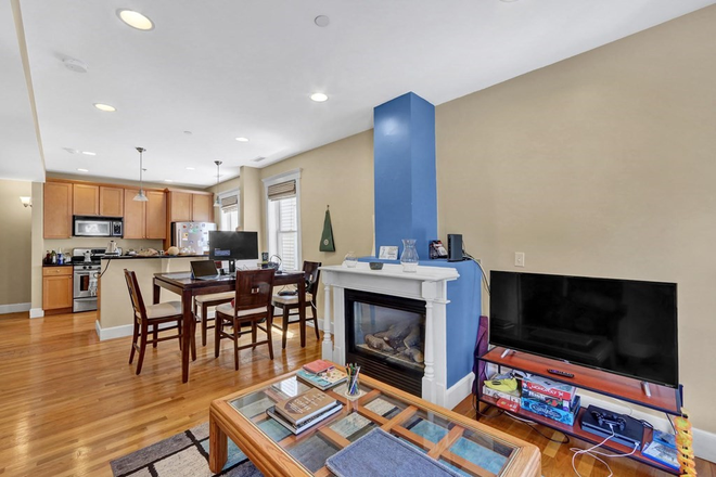 Living Room + Fireplace - 2BR/2BA + Office Near Harvard Business School & Central Square