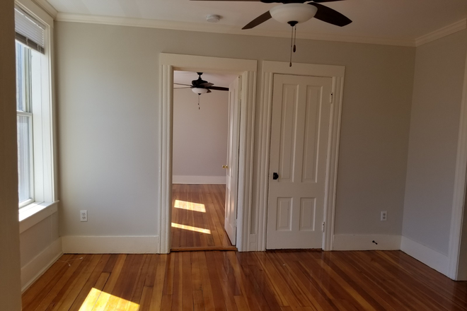 bedroom - Avail 8/15 Large three bedroom in the center of Northampton w parking and laundry