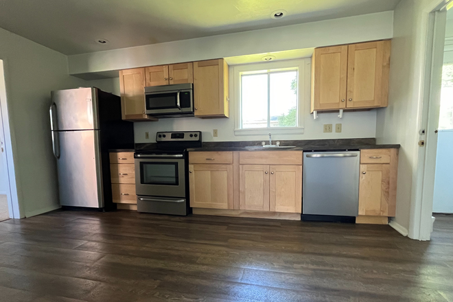 Kitchen - 206 Homestead