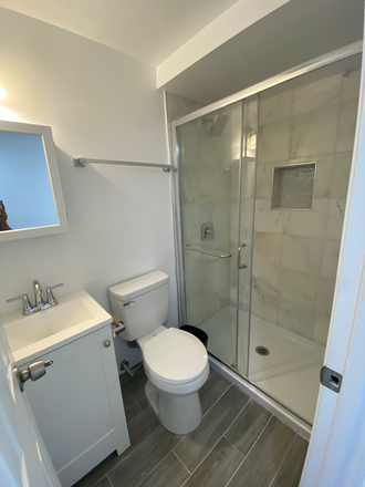 Bathroom - 5 minutes drive to campus - bedroom with private bathroom