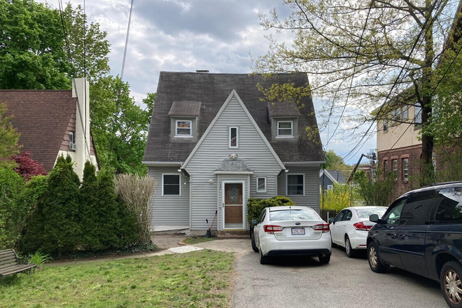 front of the house - 2 bedrooms with yardspace available September!